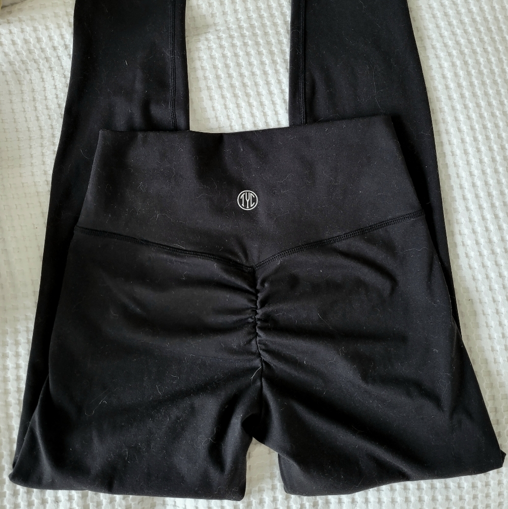 Til You Collapse booty scrunch leggings